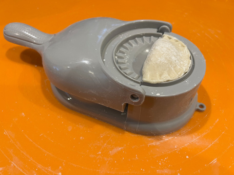 FOREMKA DO LEPIENIA PIEROGÓW 9cm PIEROGOWNICA