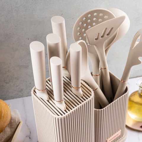 ZESTAW NOŻY I PRZYBORÓW KUCHENNYCH Z DESKĄ W STOJAKU KLAUSBERG KB-7935