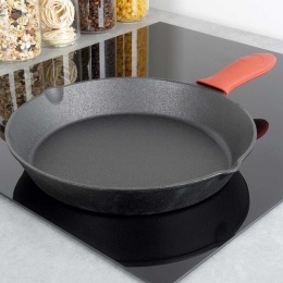 PATELNIA ŻELIWNA 30cm Z SILIKONOWĄ NAKŁADKĄ CAST LINE 199037