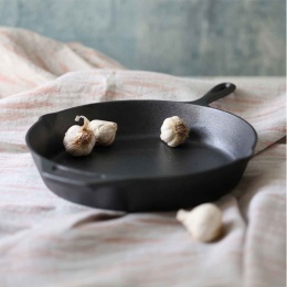 PATELNIA ŻELIWNA HAGE 31cm Z UCHEM INDUKCJA