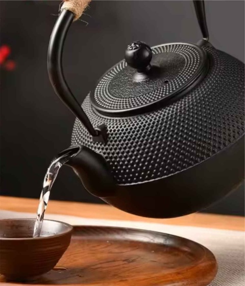 ZAPARZACZ ŻELIWNY DZBANEKCZARNY 900ml Z FILTREM i FILIŻANKAMI PREZENT